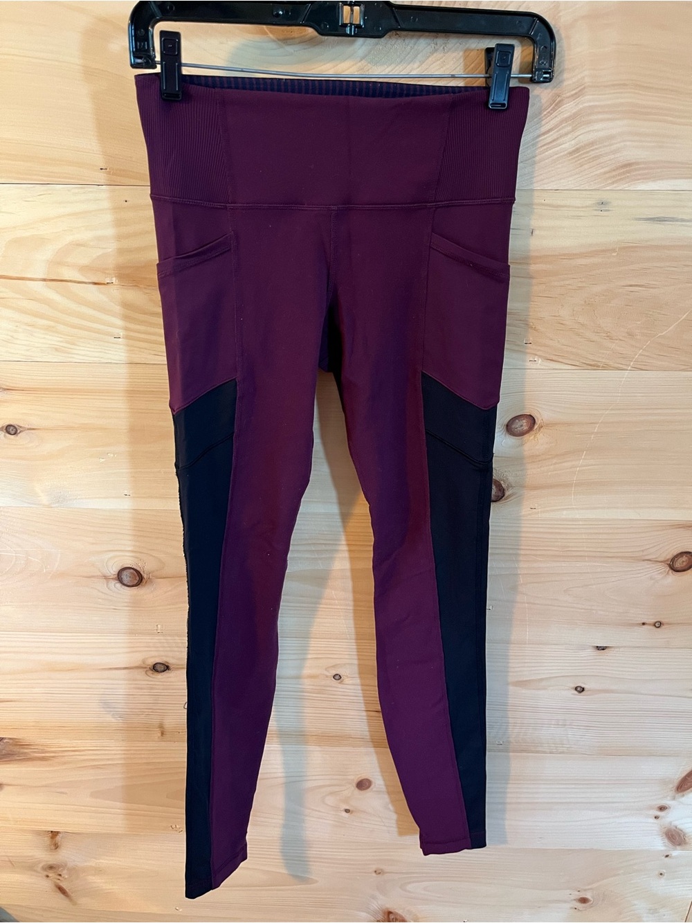 Lululemon Avenue Pant
Plum / Hyper Stripe Plum / Black Size 4